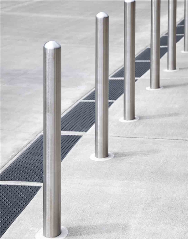 Augustaflex. Flexible steel bollards and posts